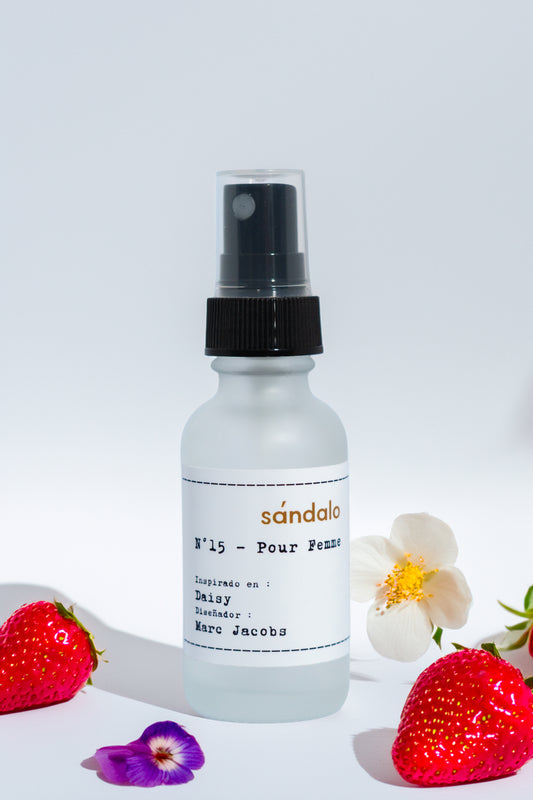 (N° 15 - Pour Femme) Inspirado en "Daisy - Marc Jacobs" (15ml)